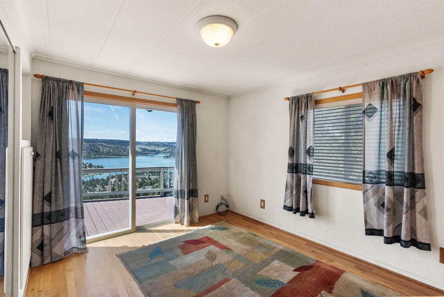 Photo of 18377 Ridge Road 23 of 59