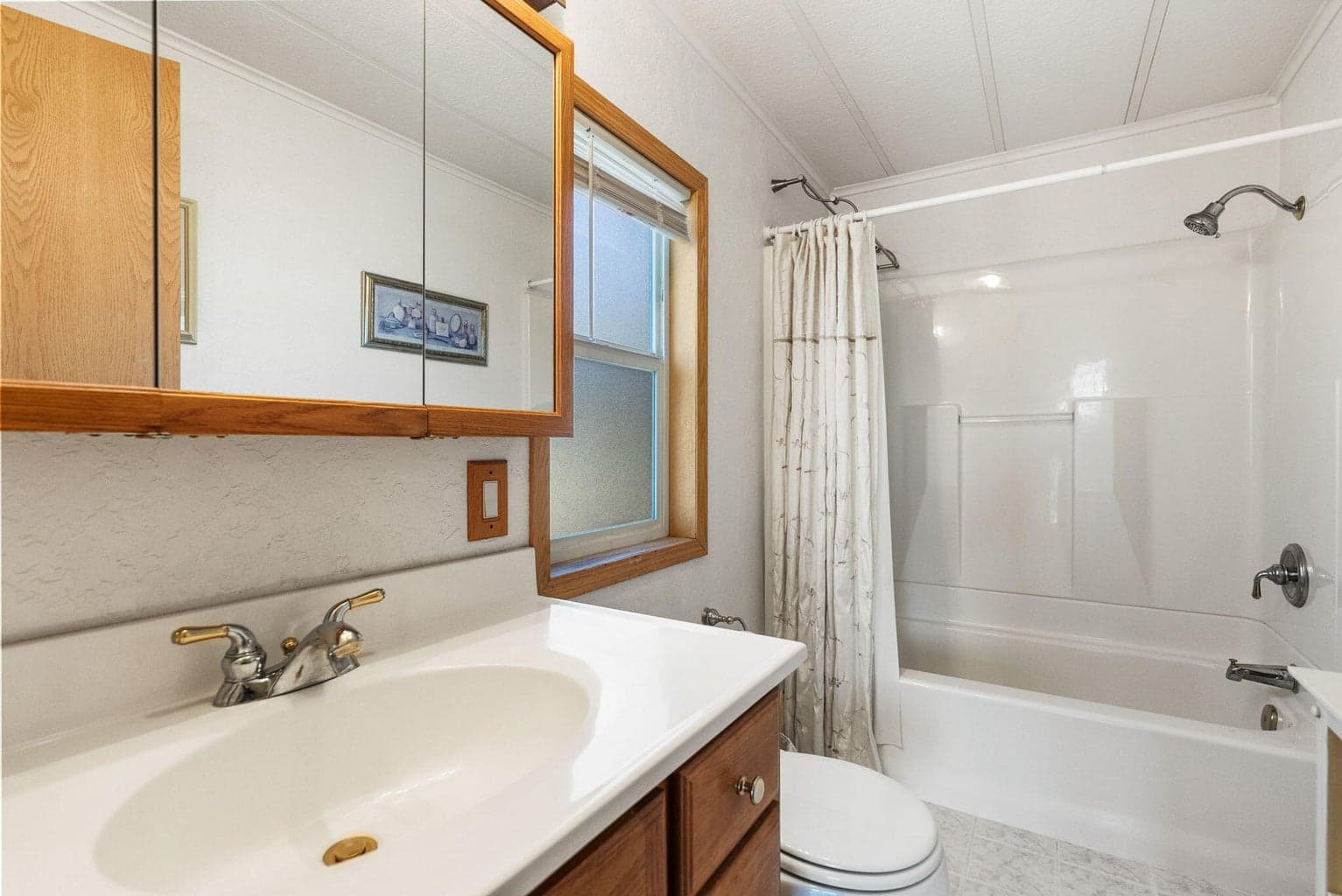 Photo of 18377 Ridge Road 26 of 59