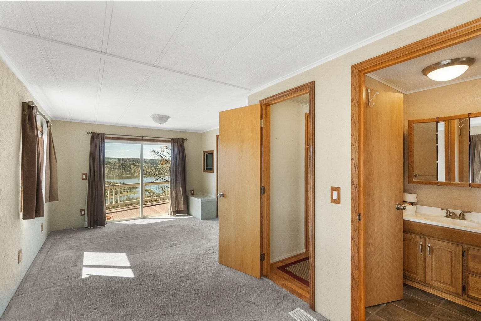 Photo of 18377 Ridge Road 28 of 59