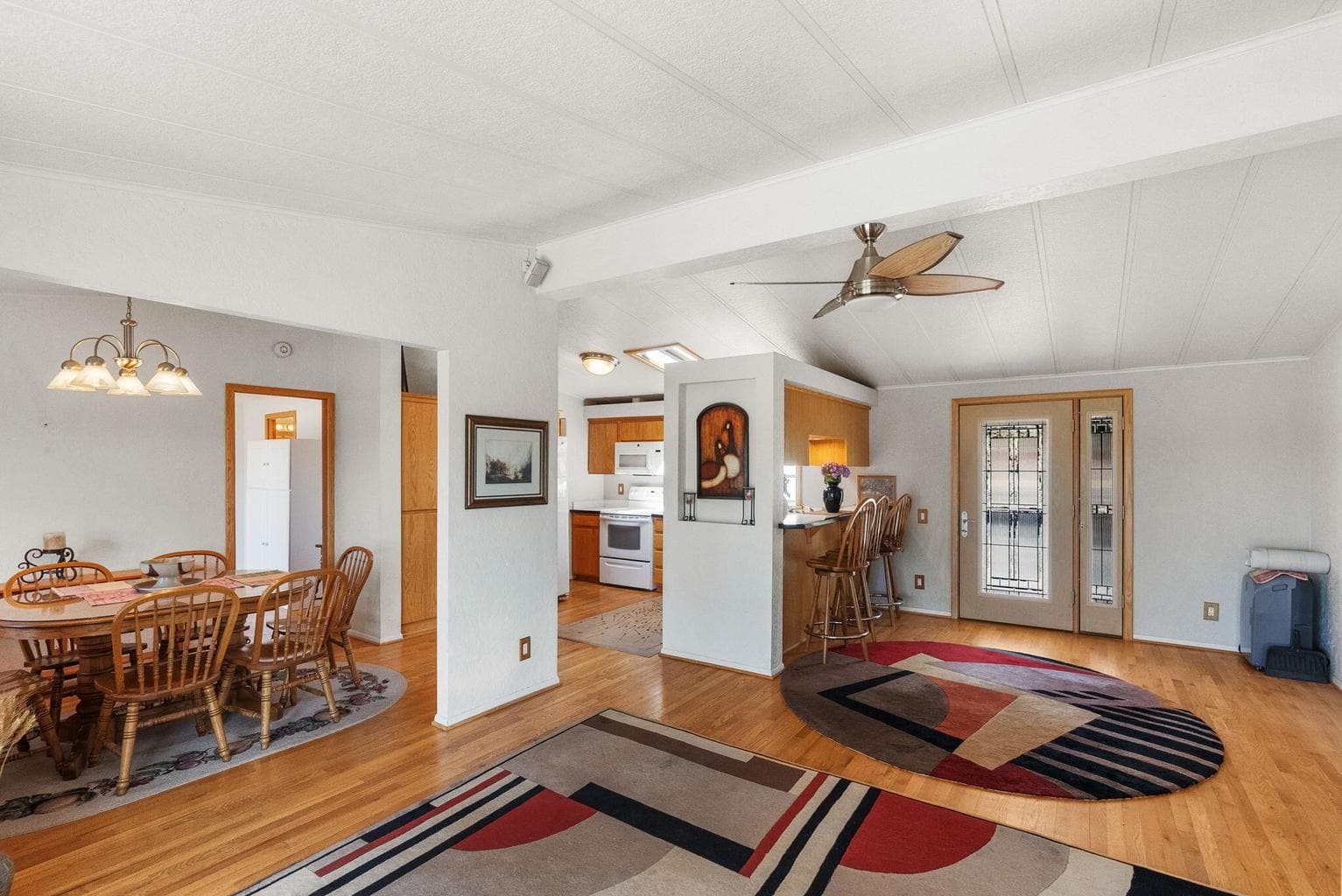 Photo of 18377 Ridge Road 16 of 59