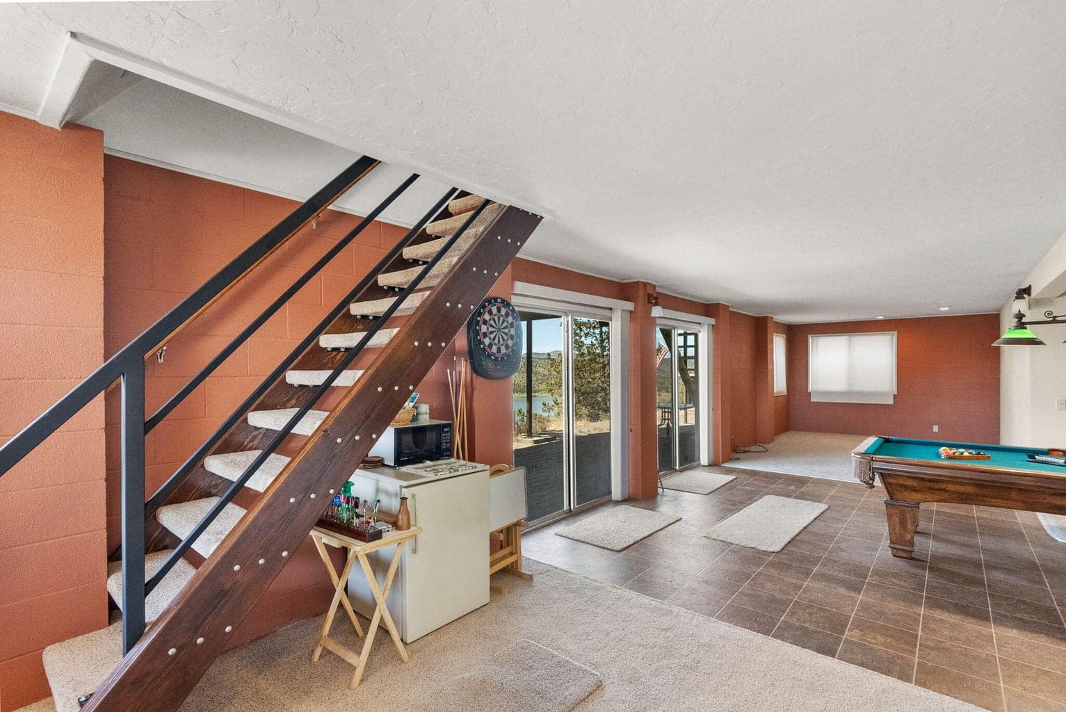 Photo of 18377 Ridge Road 32 of 59