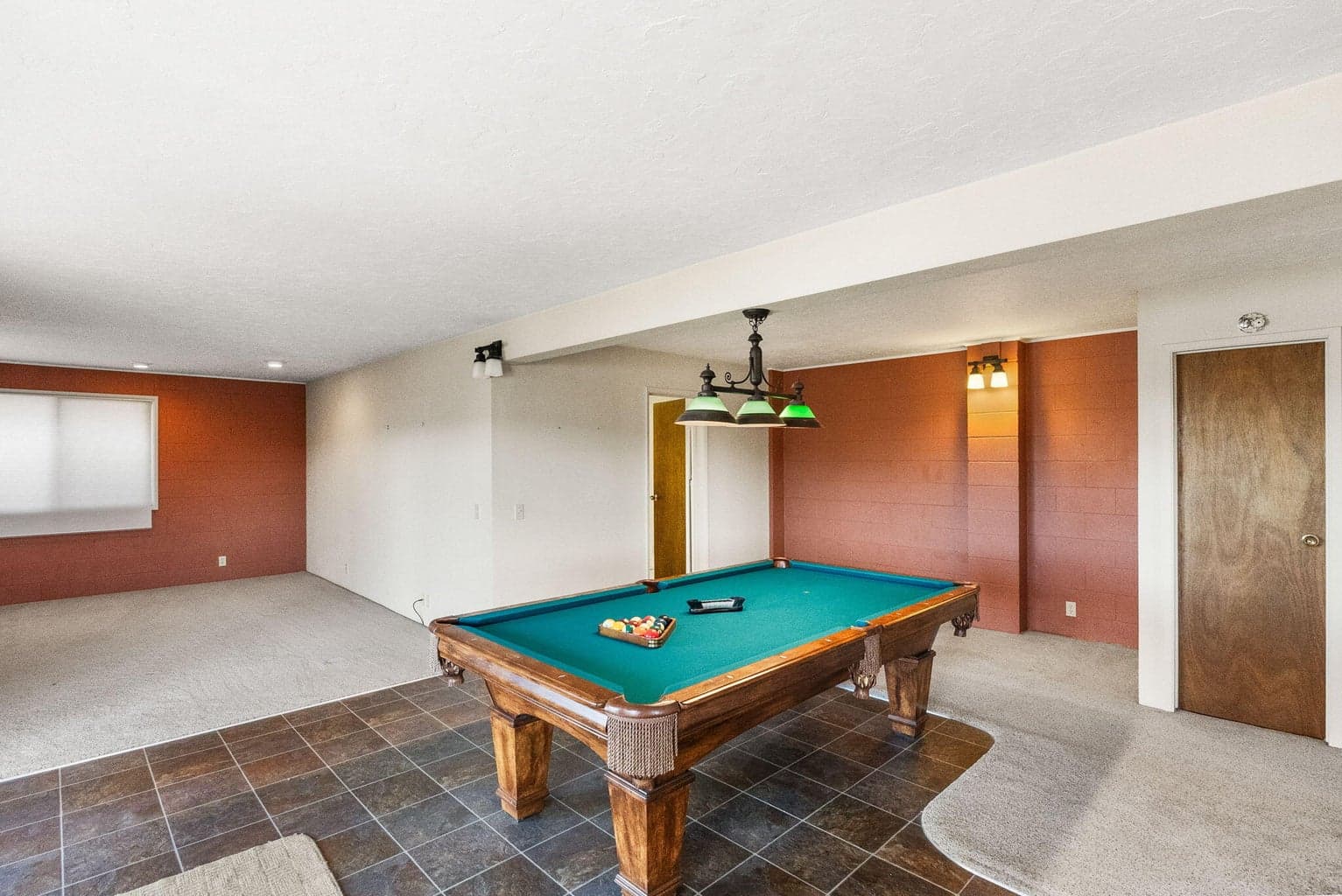Photo of 18377 Ridge Road 33 of 59