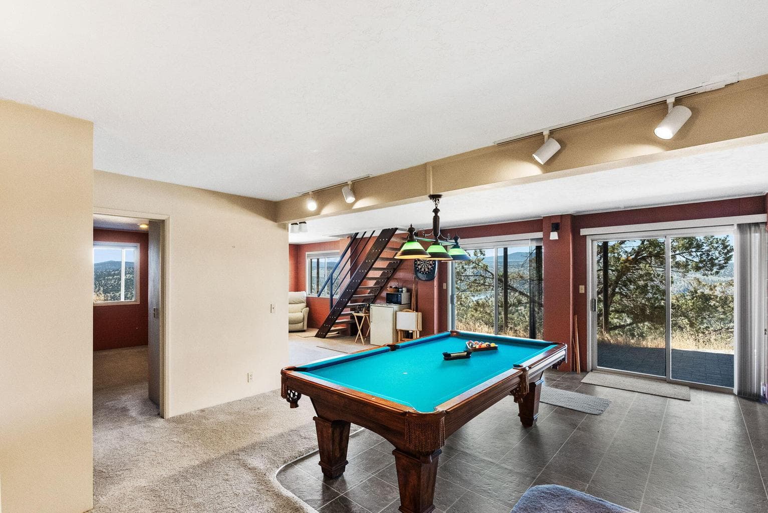 Photo of 18377 Ridge Road 36 of 59