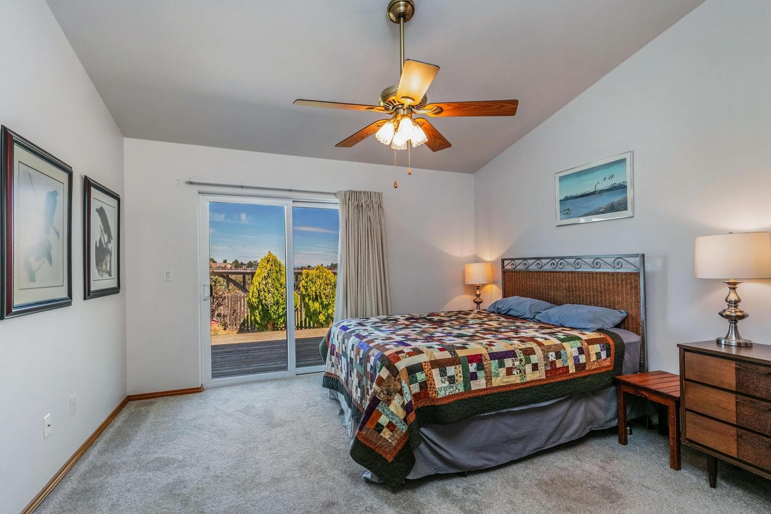 Photo of 1027 NW Larch Court 11 of 26