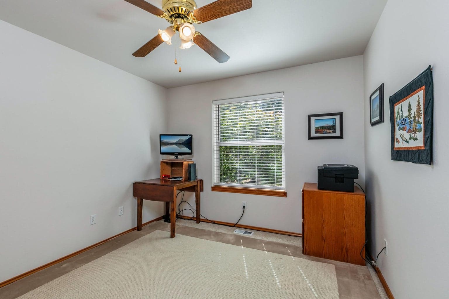 Photo of 1027 NW Larch Court 13 of 26