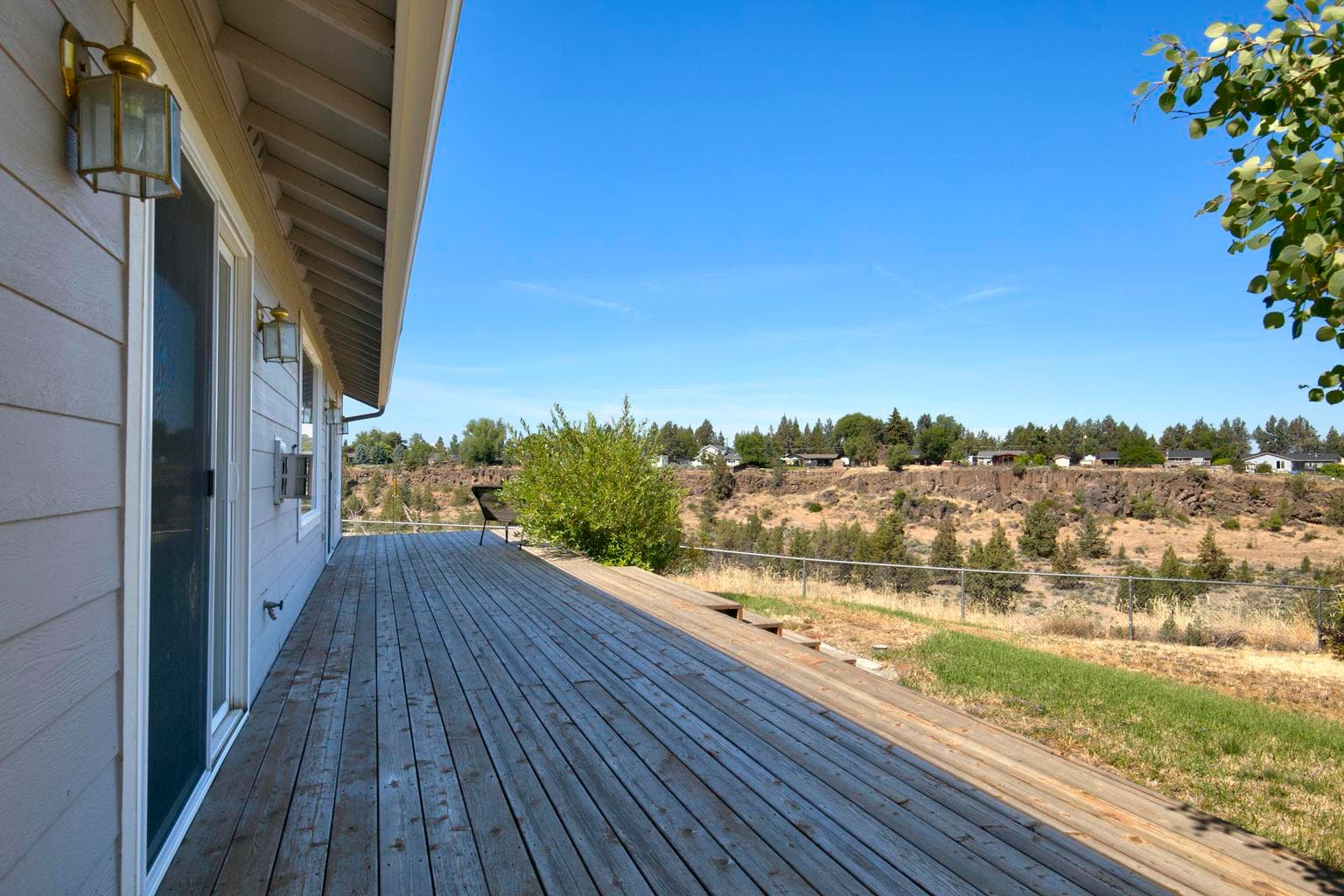 Photo of 1027 NW Larch Court 17 of 26
