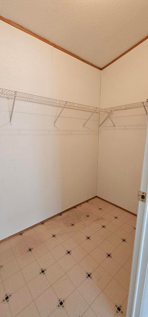 Photo of 15830 Burlwood Lane 16 of 30