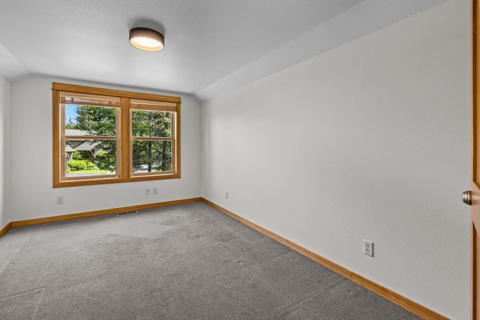 Bonus room- flexible space for office, bunk room, work out room, craft space.