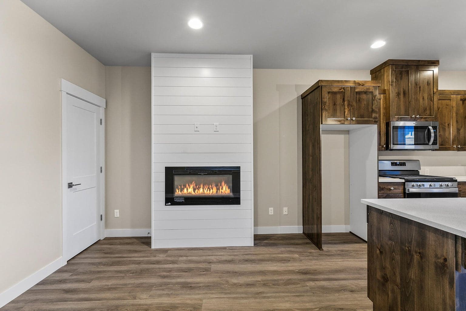Photo of 63286 NW Ski Lane 6 of 24