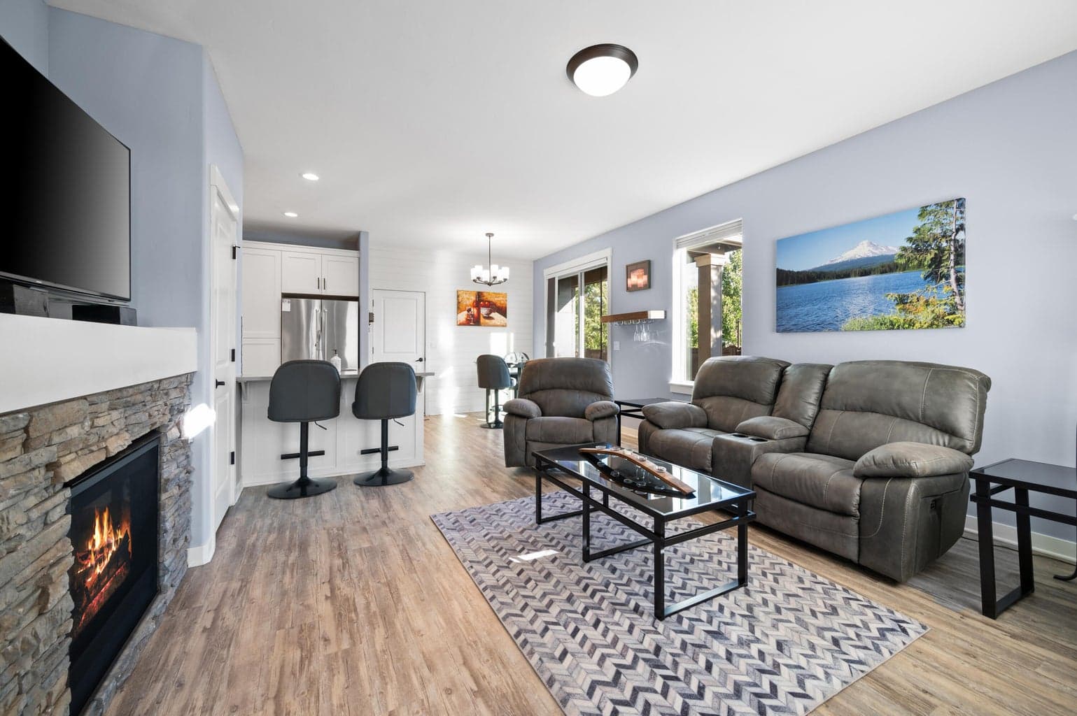 Photo of 4392 SW Canal Boulevard 7 of 43