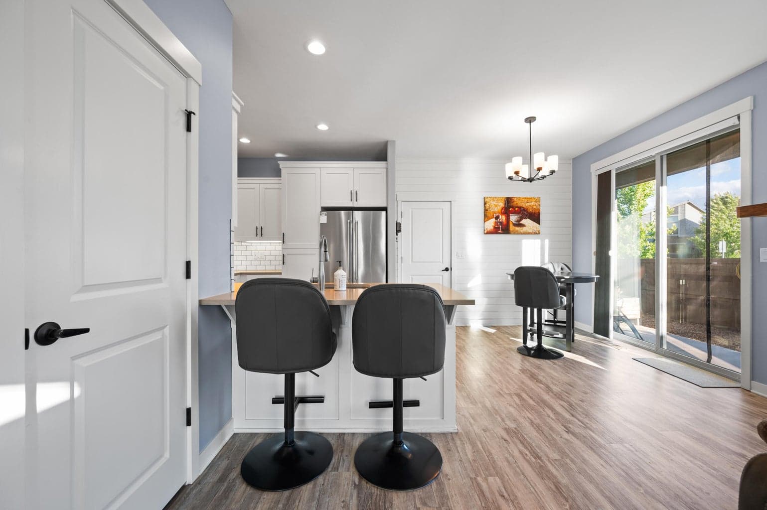 Photo of 4392 SW Canal Boulevard 10 of 43