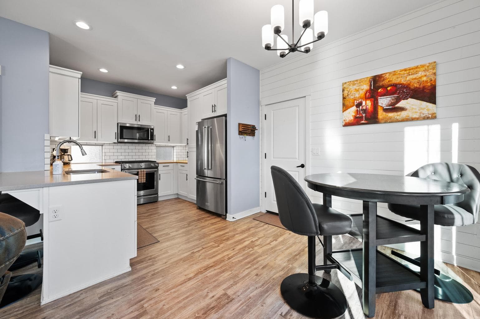Photo of 4392 SW Canal Boulevard 13 of 43