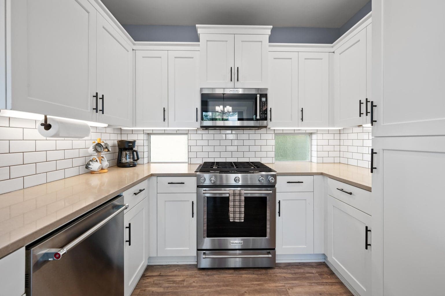 Photo of 4392 SW Canal Boulevard 16 of 43