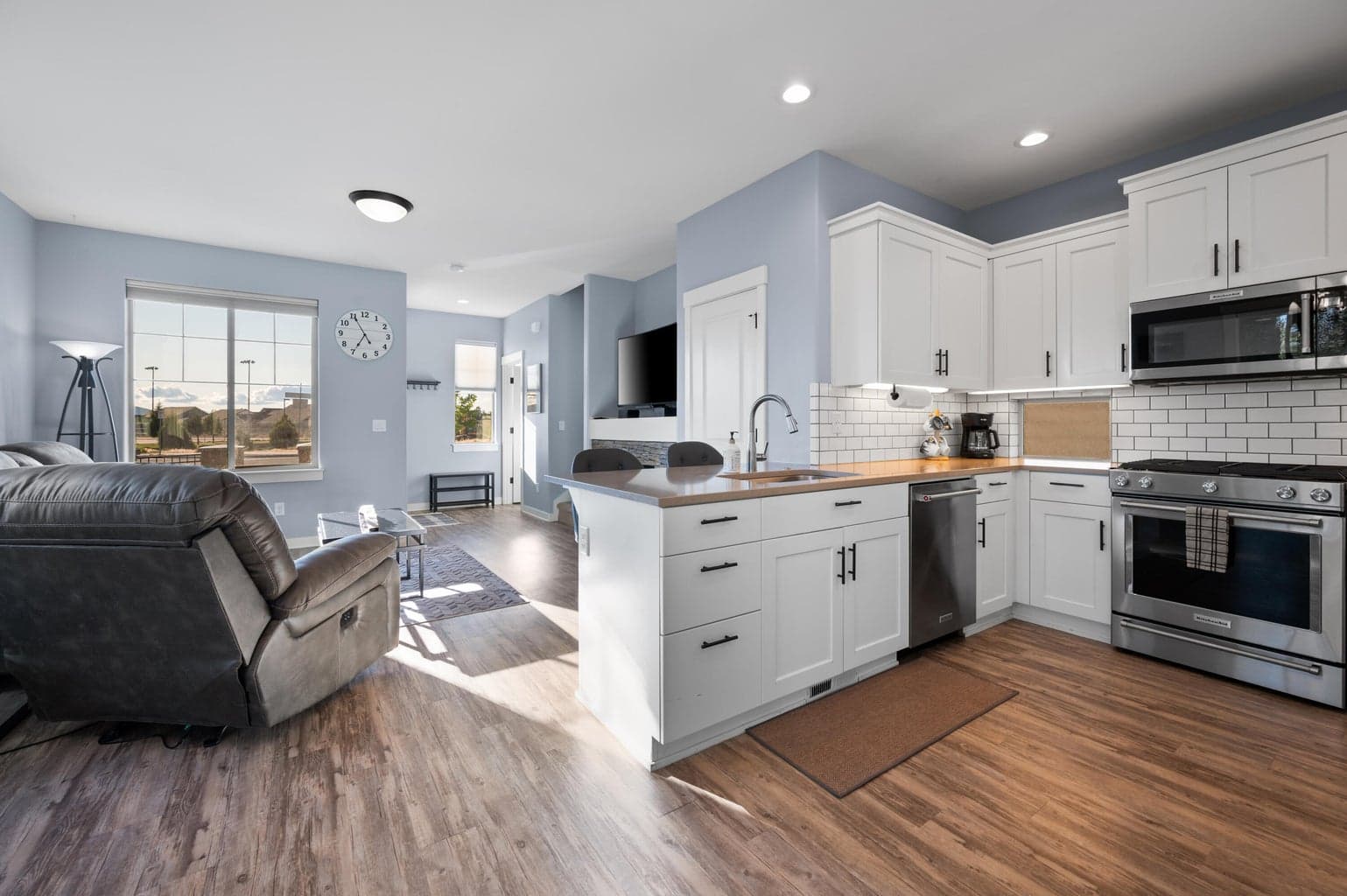 Photo of 4392 SW Canal Boulevard 18 of 43
