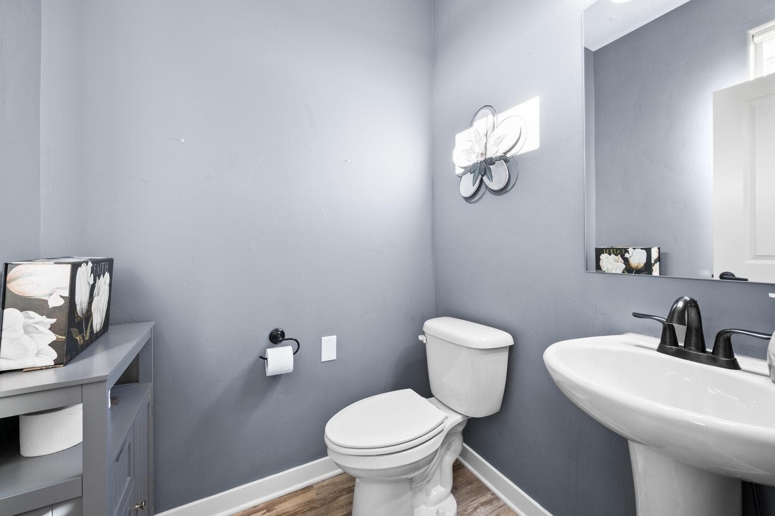 Photo of 4392 SW Canal Boulevard 21 of 43