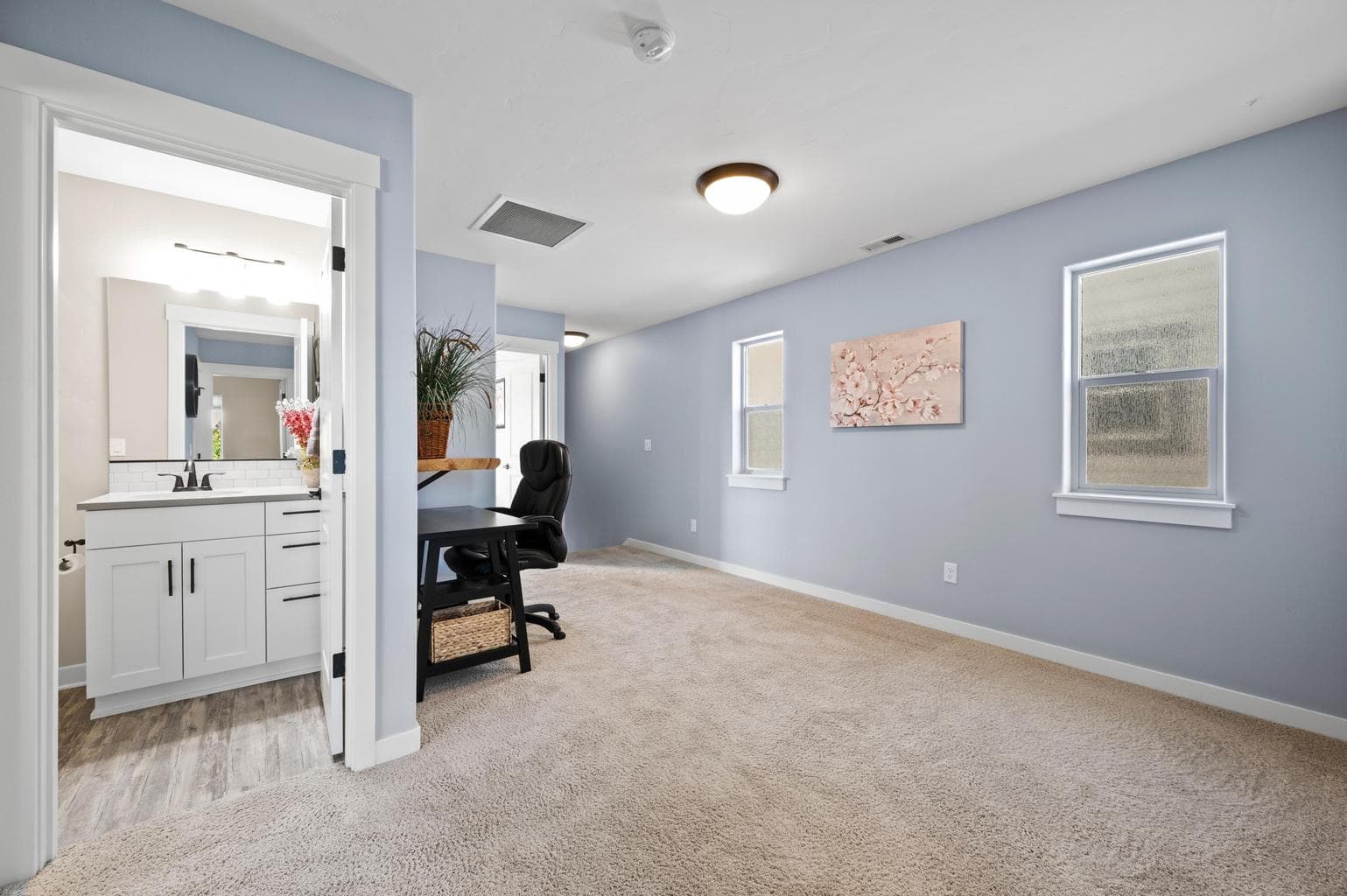Photo of 4392 SW Canal Boulevard 28 of 43