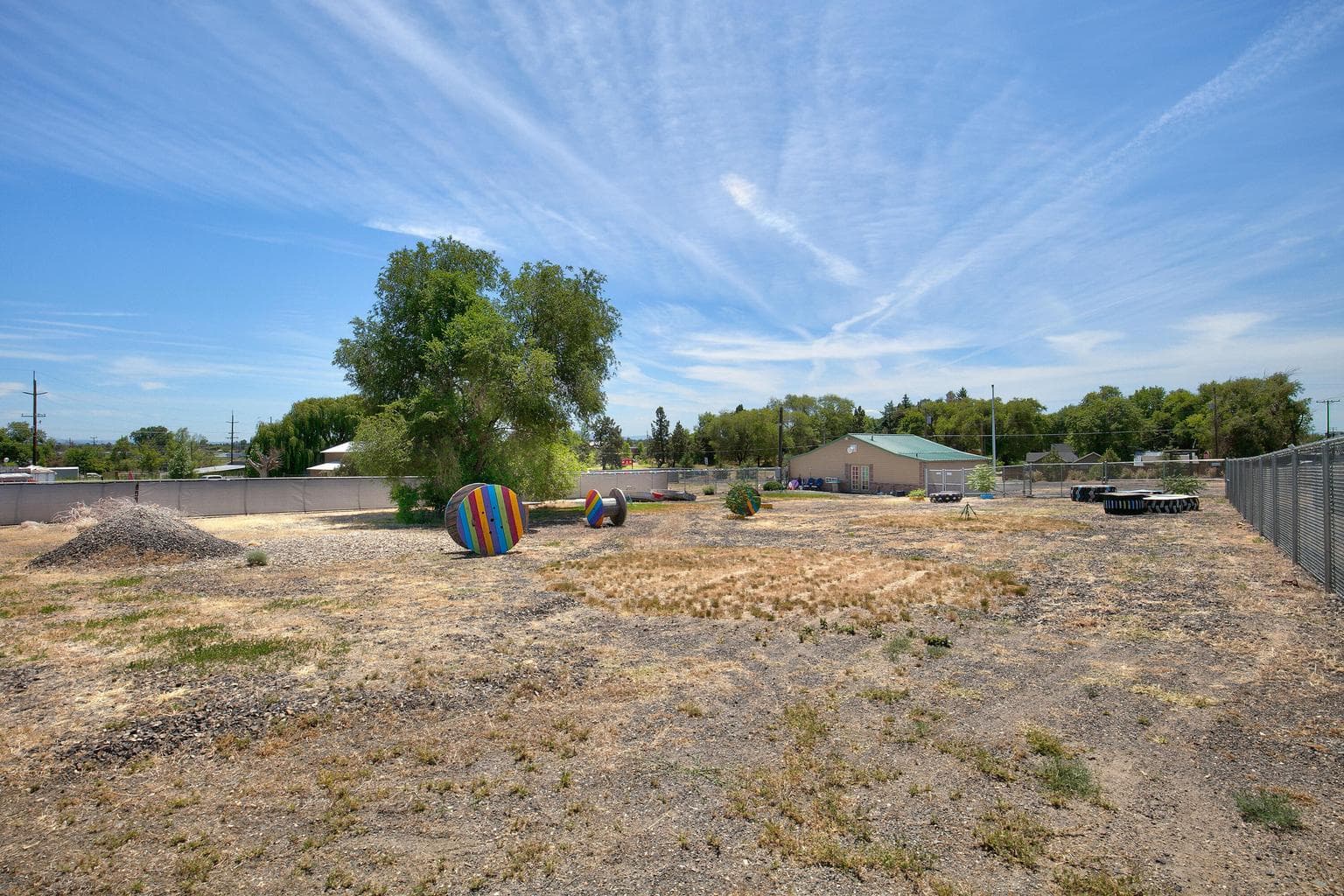 Photo of 223 Oneil 5 of 23