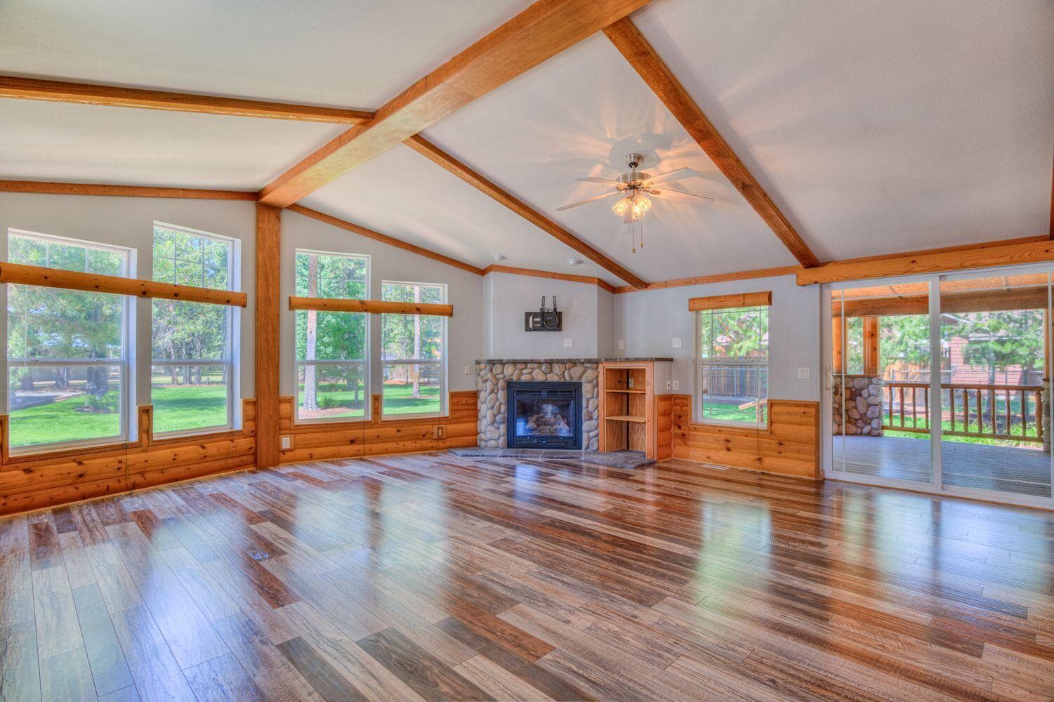 Photo of 15876 6th Street 22 of 43