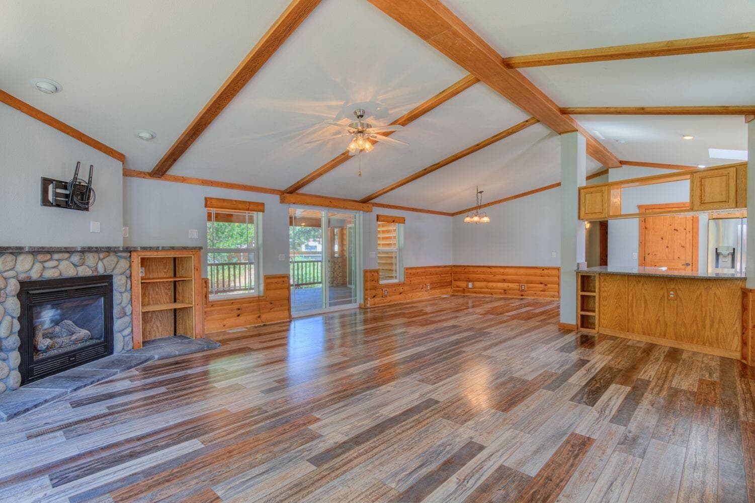 Photo of 15876 6th Street 23 of 43