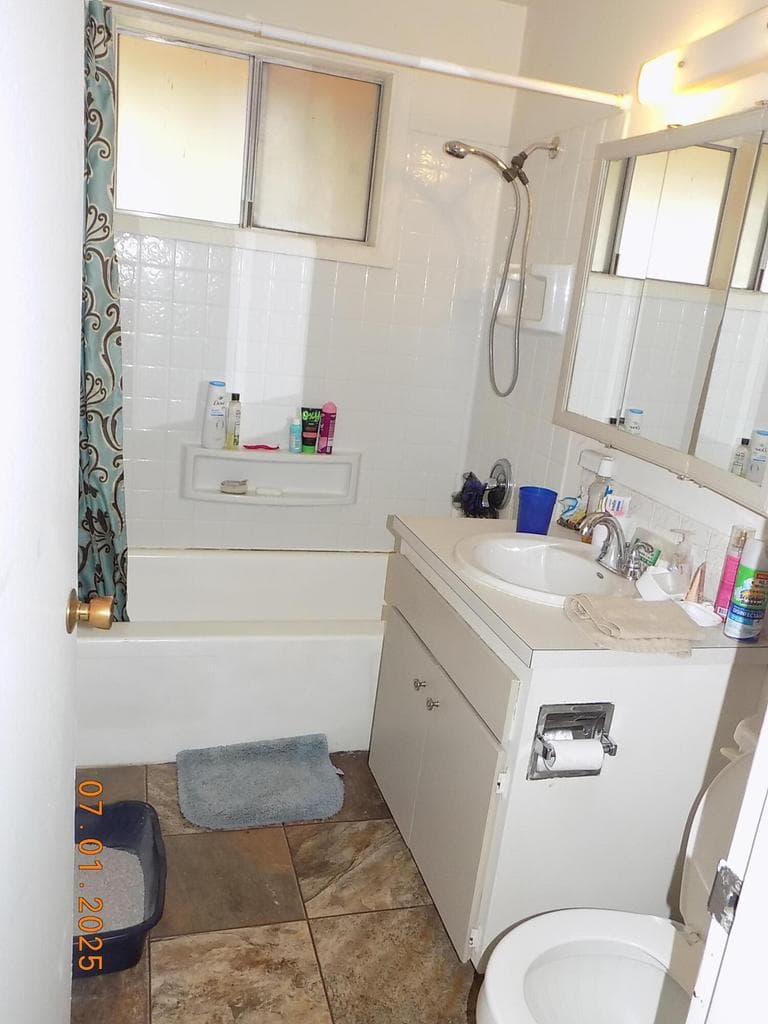 Bathroom unit 434