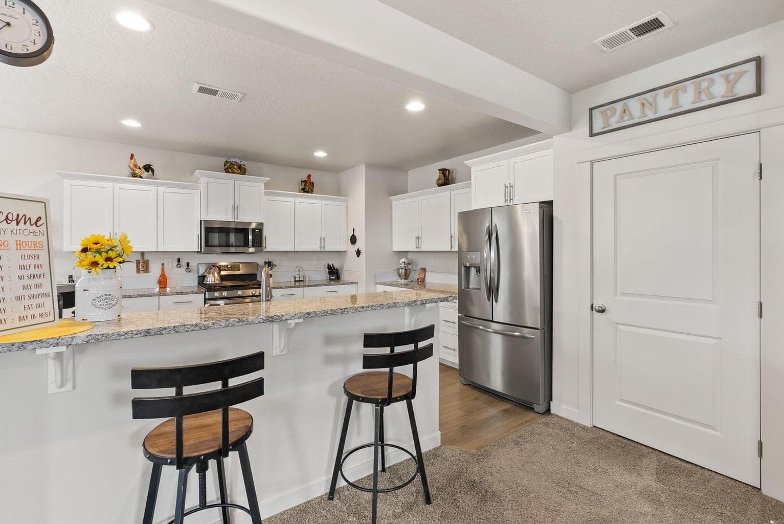 Photo of 4199 SW 34th Street 11 of 40