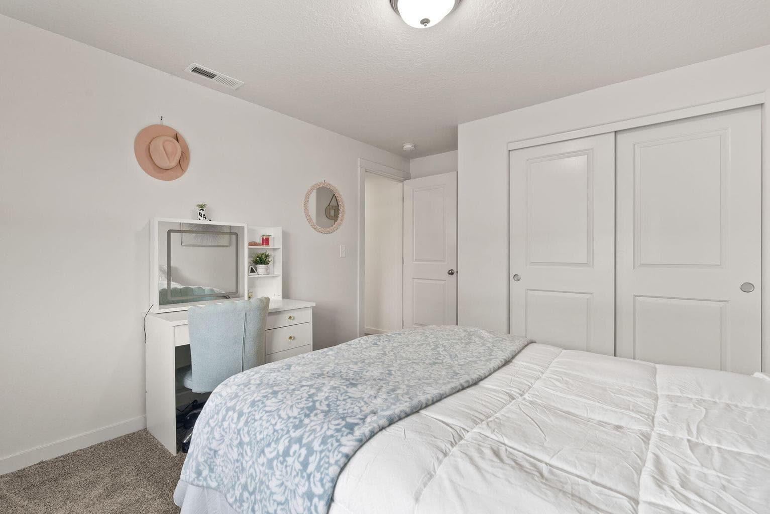 Photo of 4199 SW 34th Street 28 of 40
