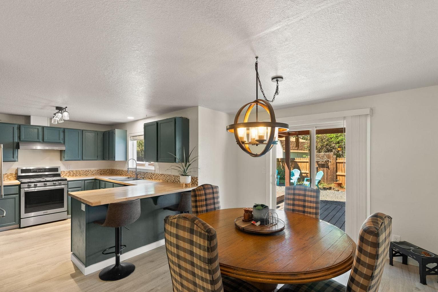 Photo of 3110 NE Richmond Court 14 of 43