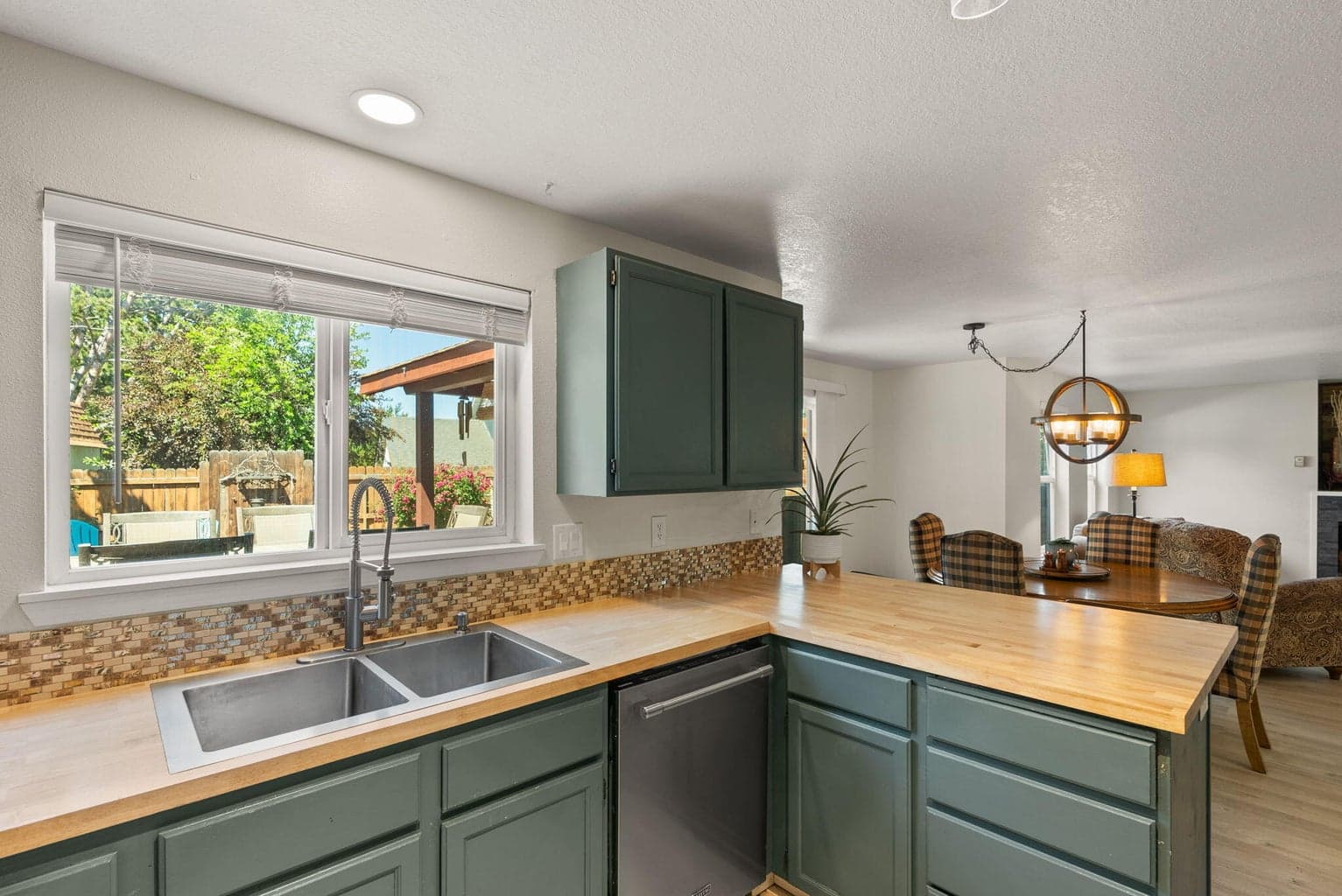 Photo of 3110 NE Richmond Court 19 of 43