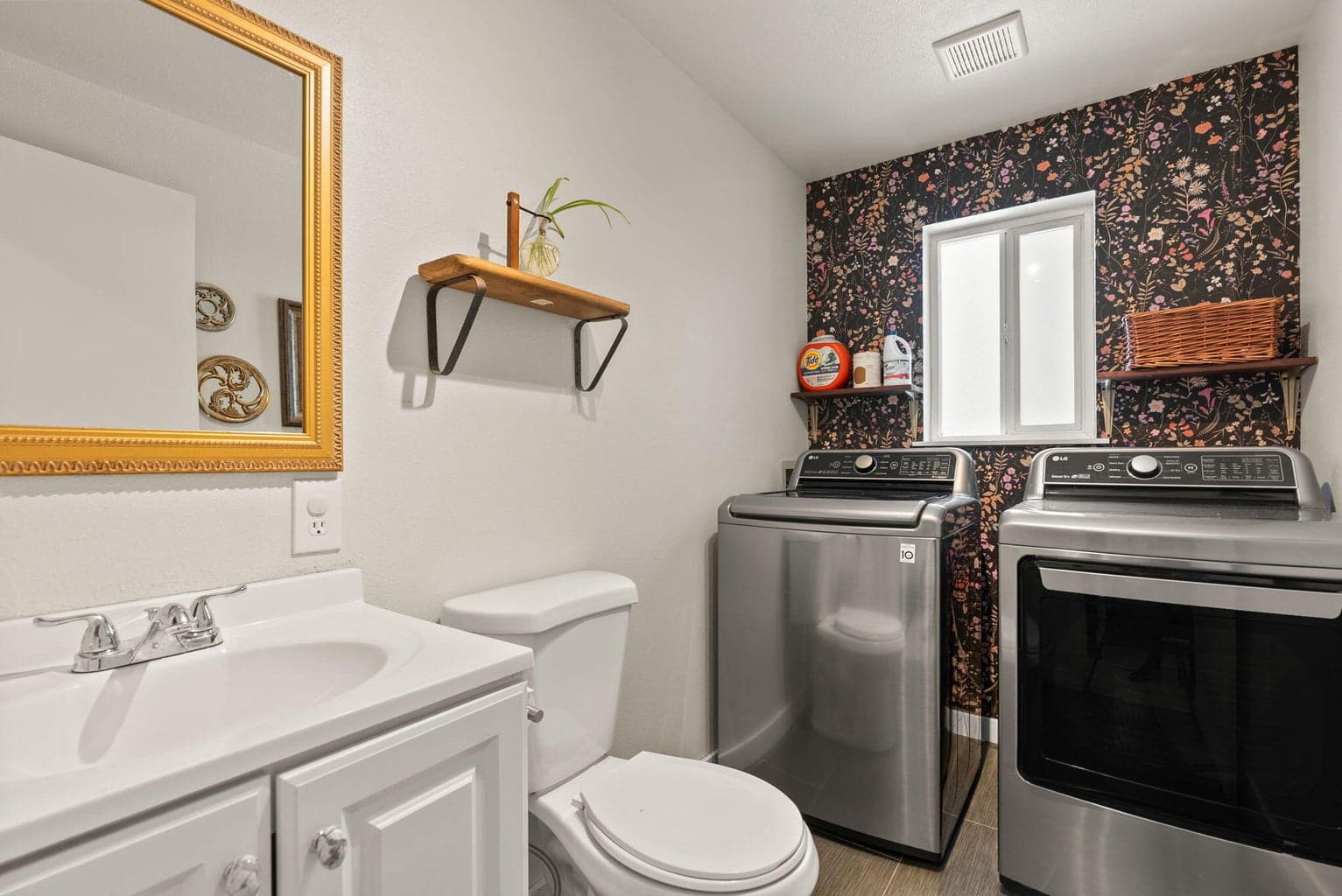 Photo of 3110 NE Richmond Court 8 of 43