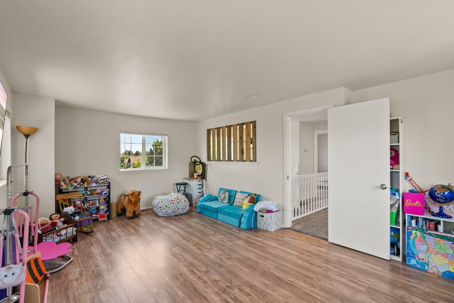 Photo of 3110 NE Richmond Court 25 of 43