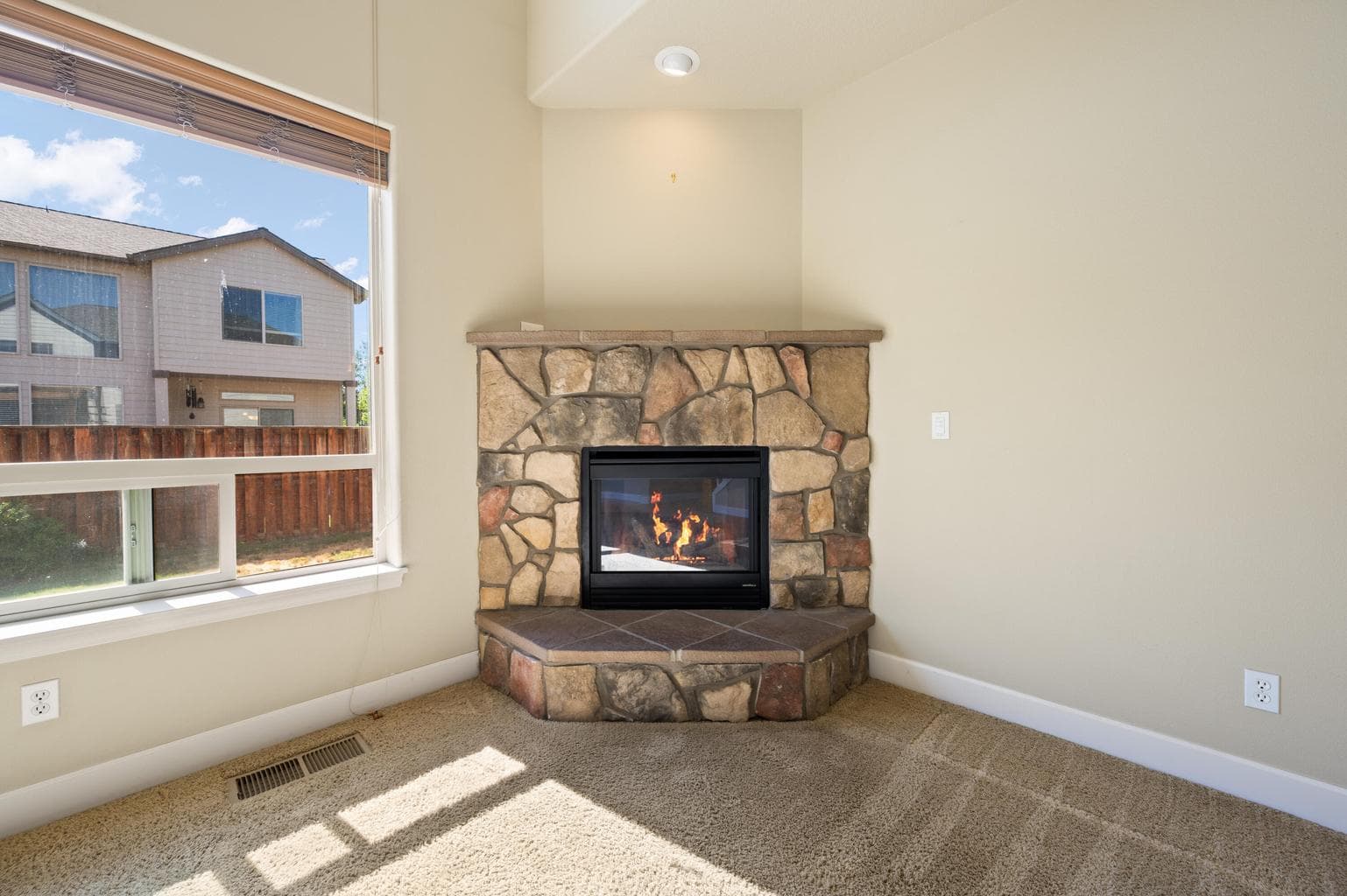 Photo of 773 NW 28th Loop 15 of 39