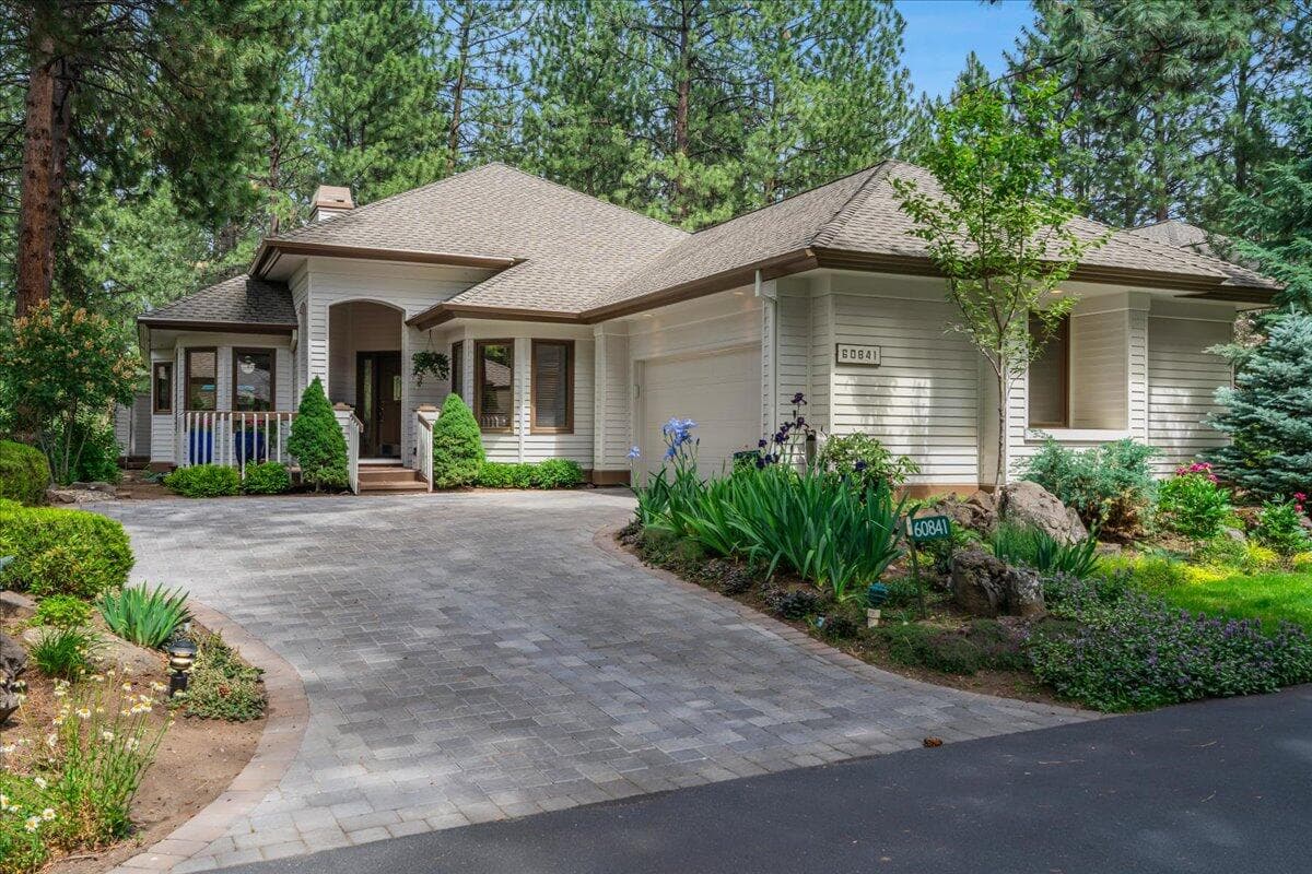 Photo of 60841 Willow Creek 1 of 40