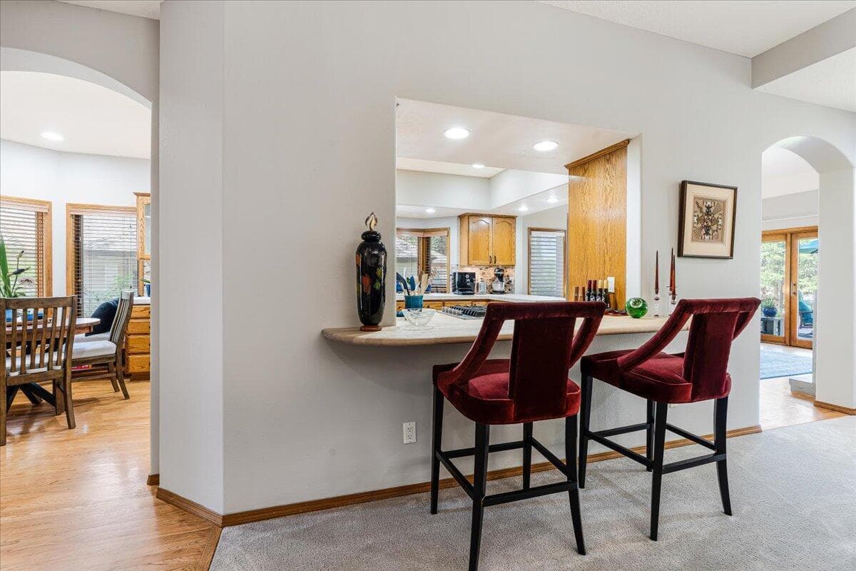 Photo of 60841 Willow Creek Loop 9 of 40