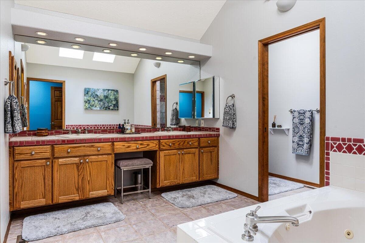 Photo of 60841 Willow Creek Loop 19 of 40