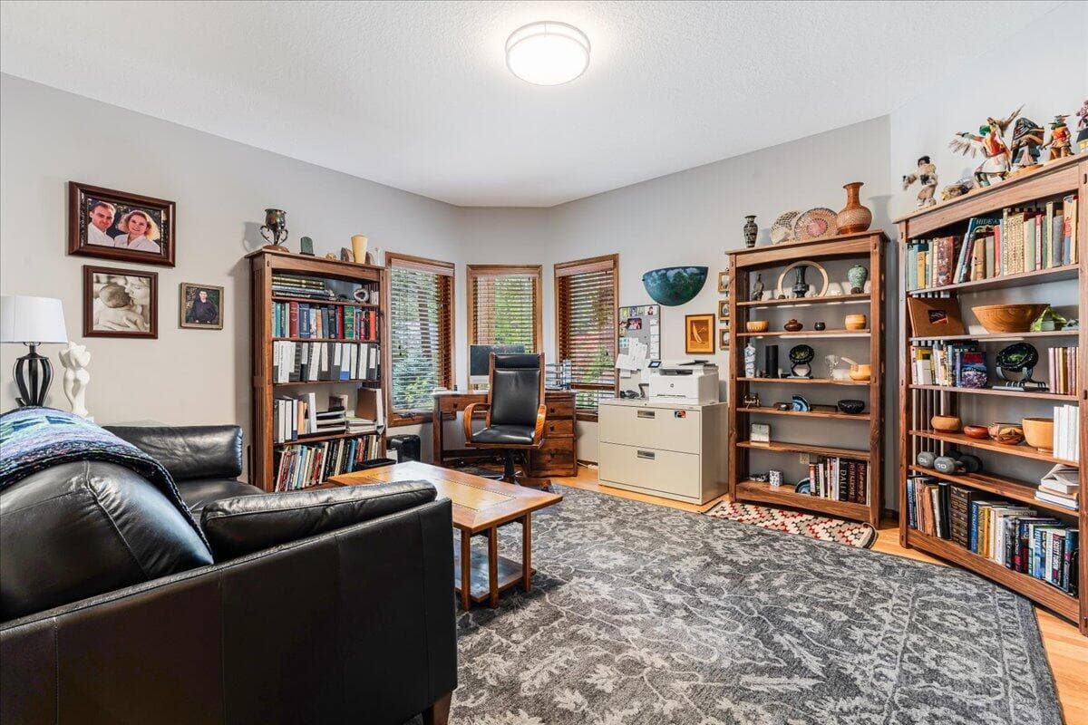 Photo of 60841 Willow Creek Loop 25 of 40