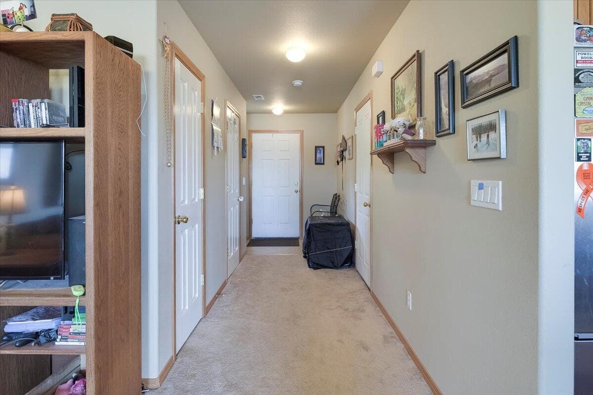 Photo of 2908 SW Indian Circle 11 of 24