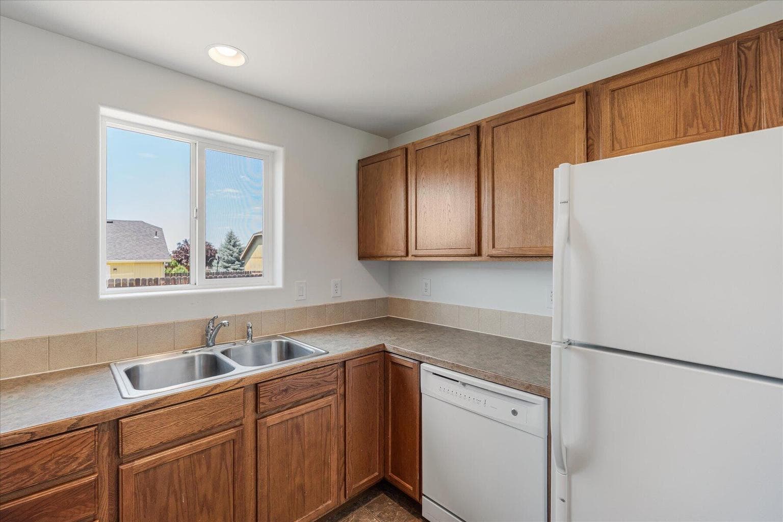Photo of 2527 NE 5th Street 13 of 46
