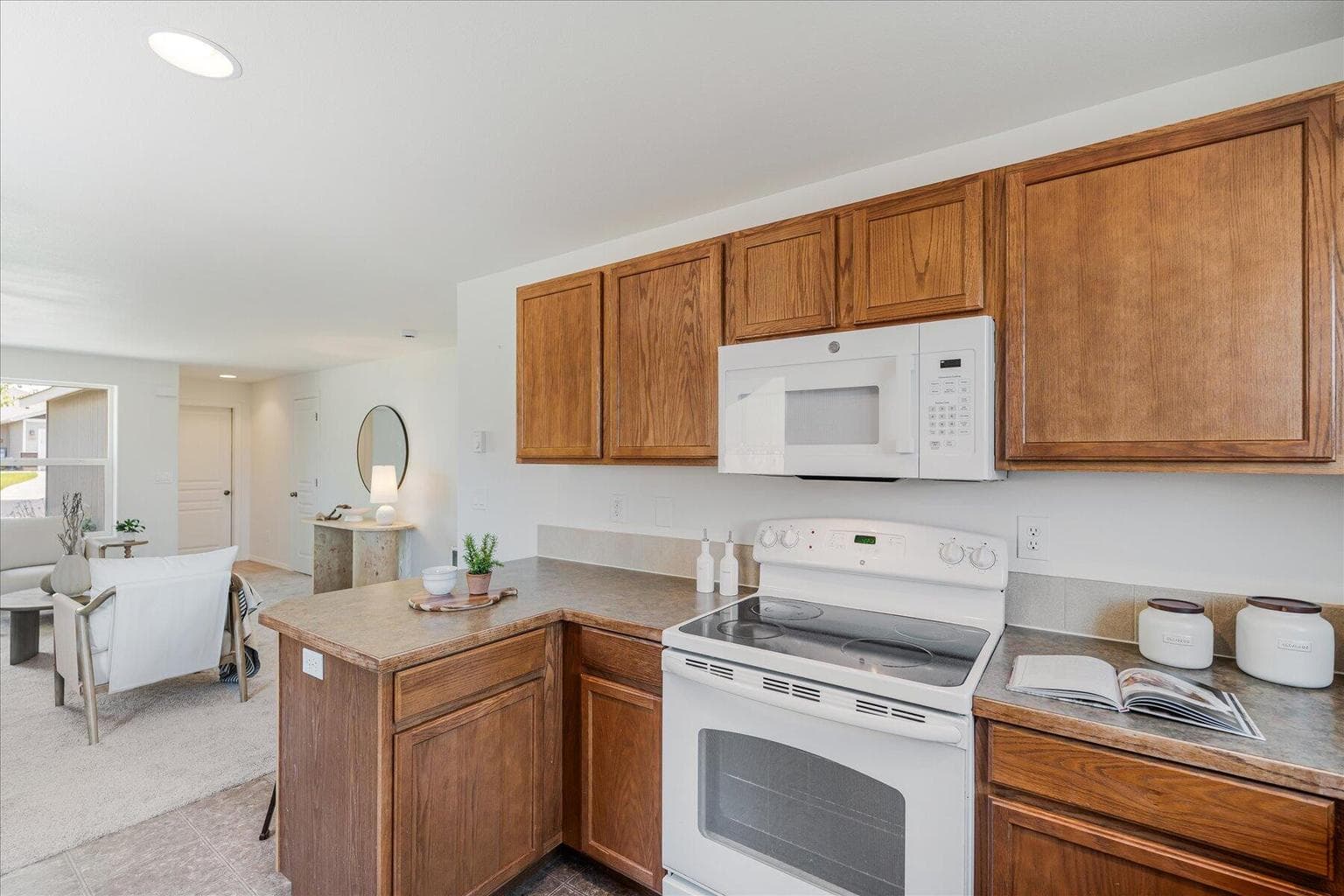 Photo of 2527 NE 5th Street 14 of 46