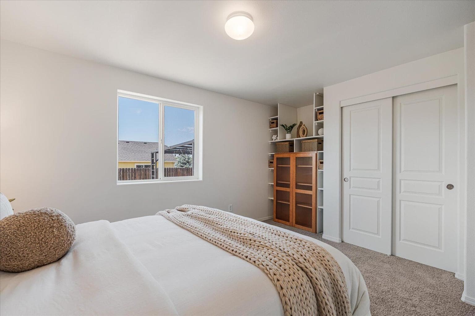 Photo of 2527 NE 5th Street 19 of 46