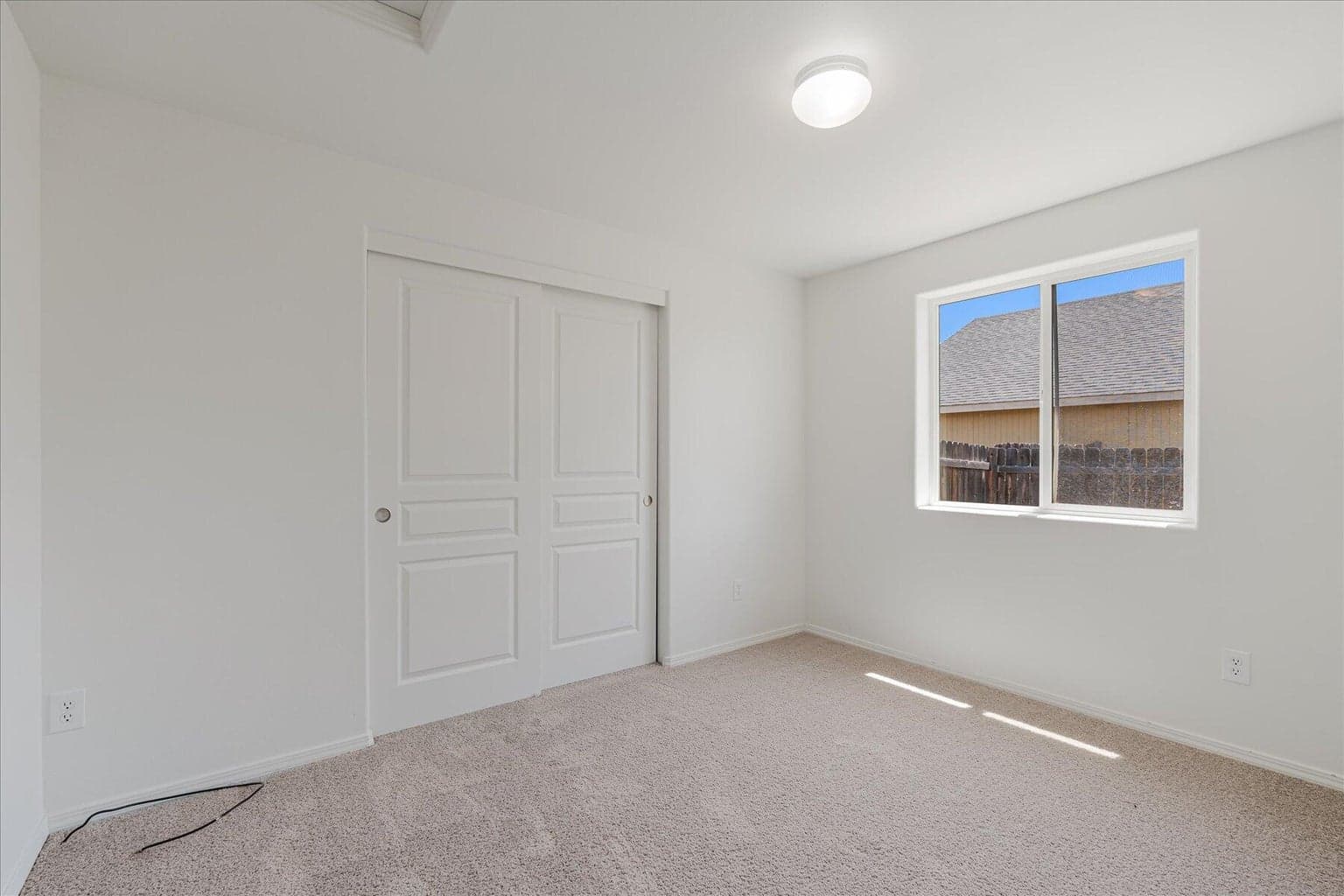 Photo of 2527 NE 5th Street 24 of 46