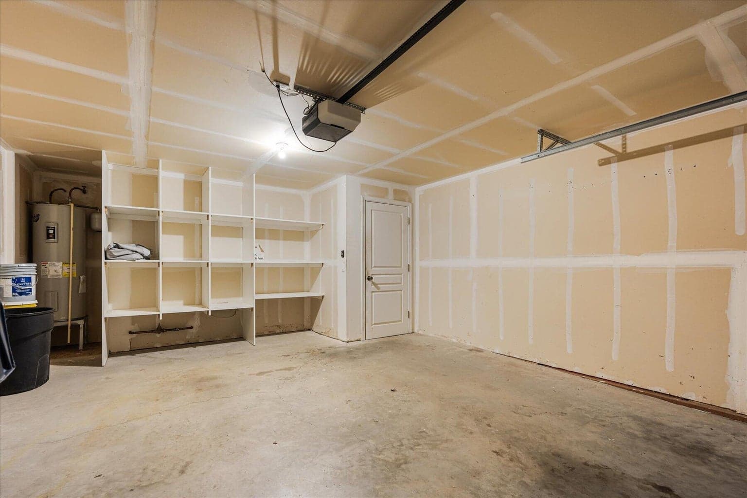 Photo of 2527 NE 5th Street 28 of 46