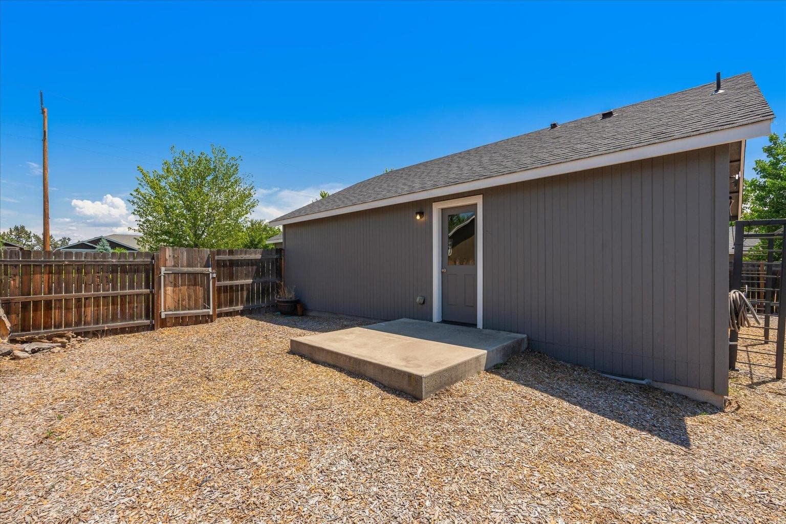 Photo of 2527 NE 5th Street 31 of 46