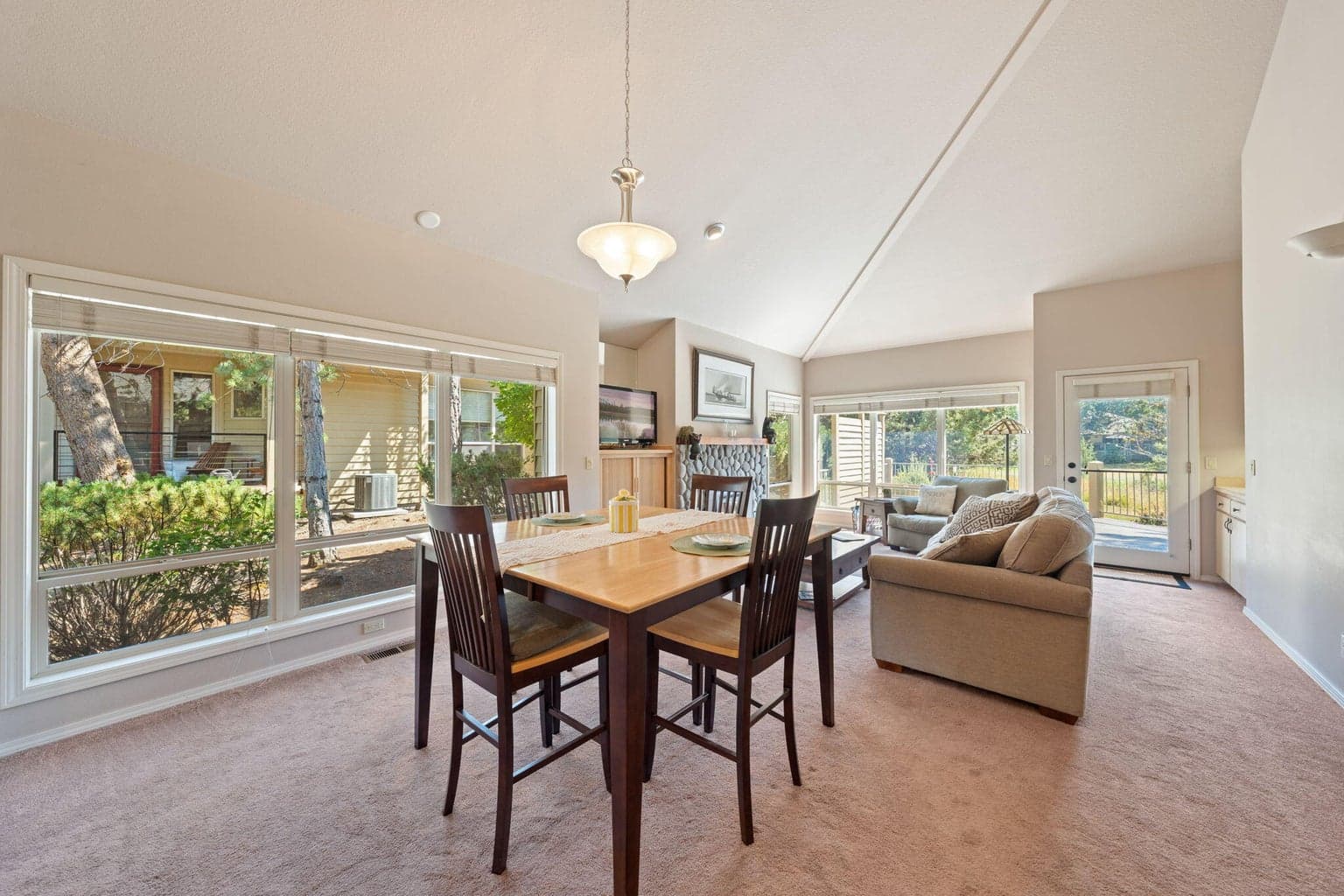 Photo of 3035 NW Golf View Drive 9 of 28