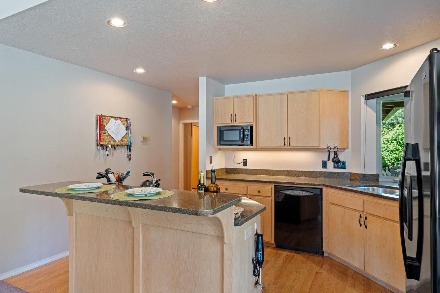 Photo of 3035 NW Golf View Drive 12 of 28