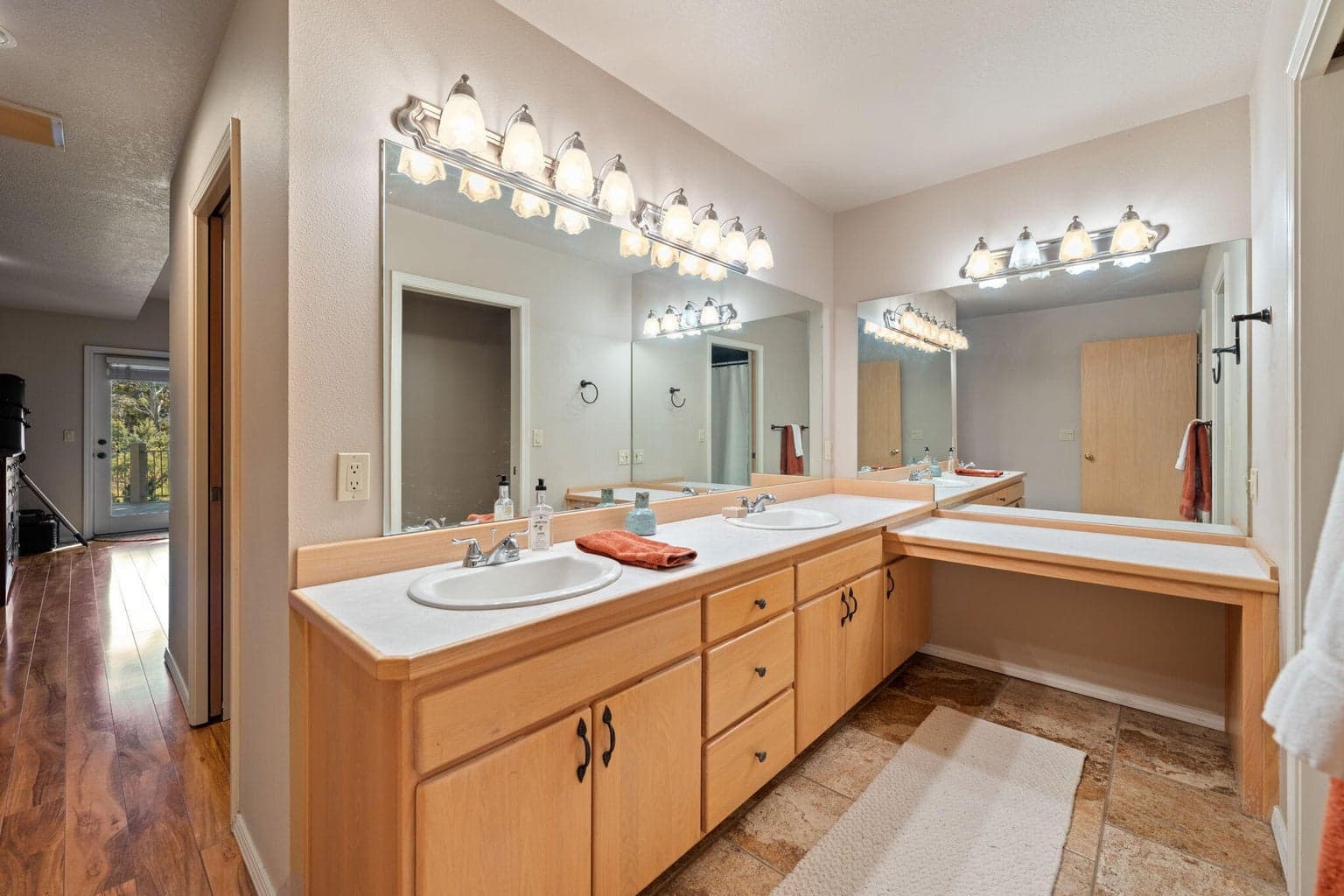 Photo of 3035 NW Golf View Drive 16 of 28