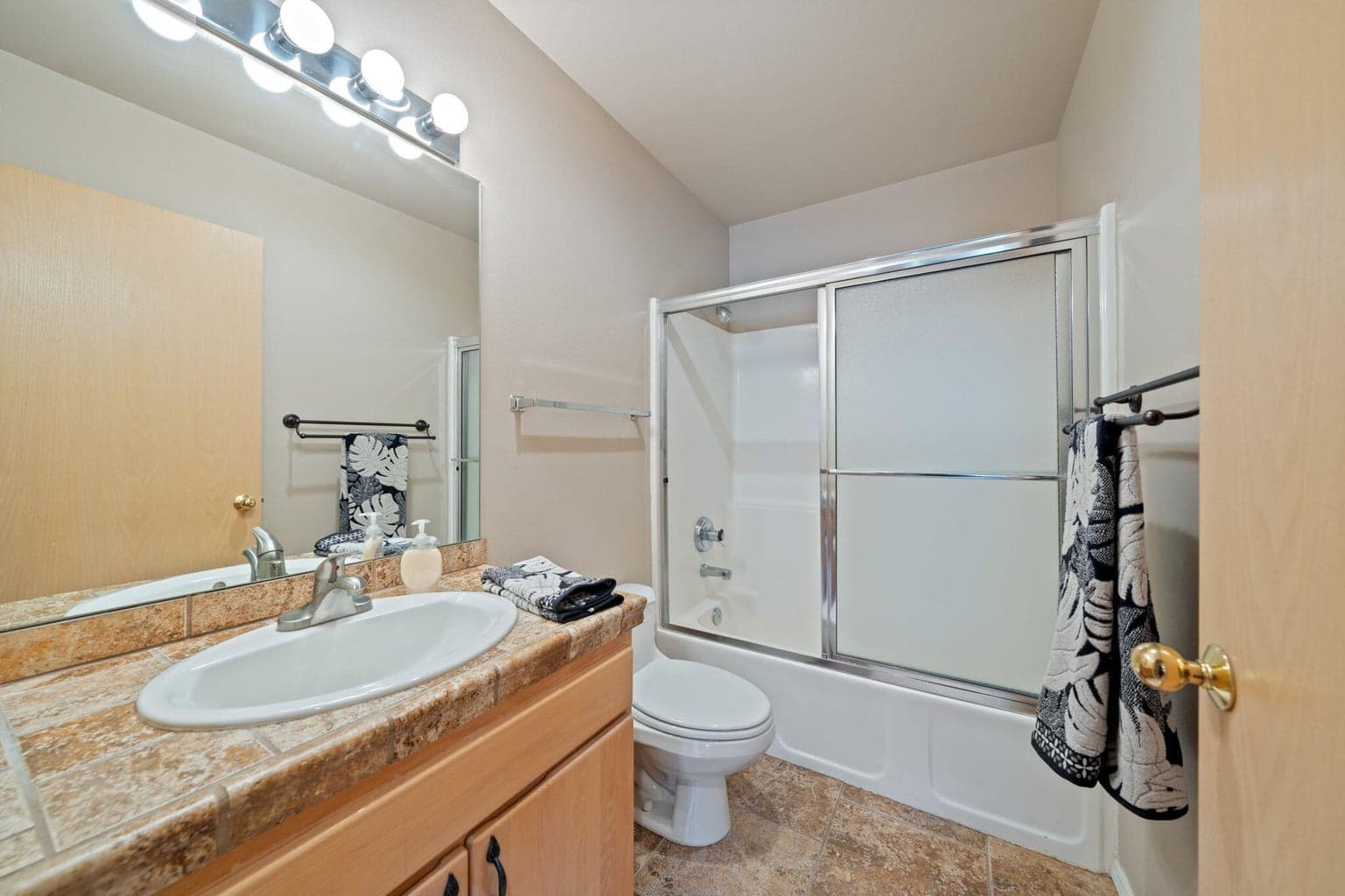 Photo of 3035 NW Golf View Drive 19 of 28