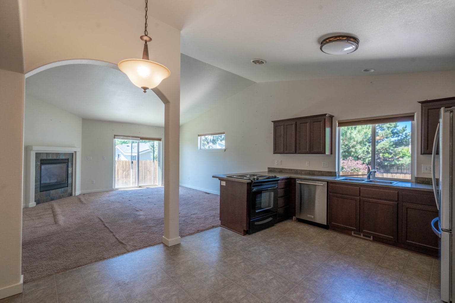 Photo of 2370 Kalama 4 of 26
