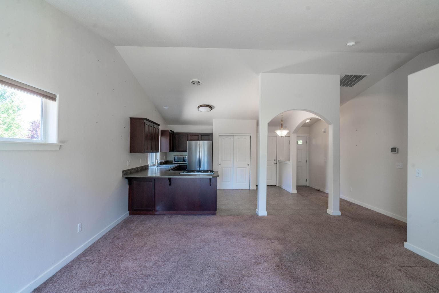 Photo of 2370 SW Kalama Avenue 9 of 26