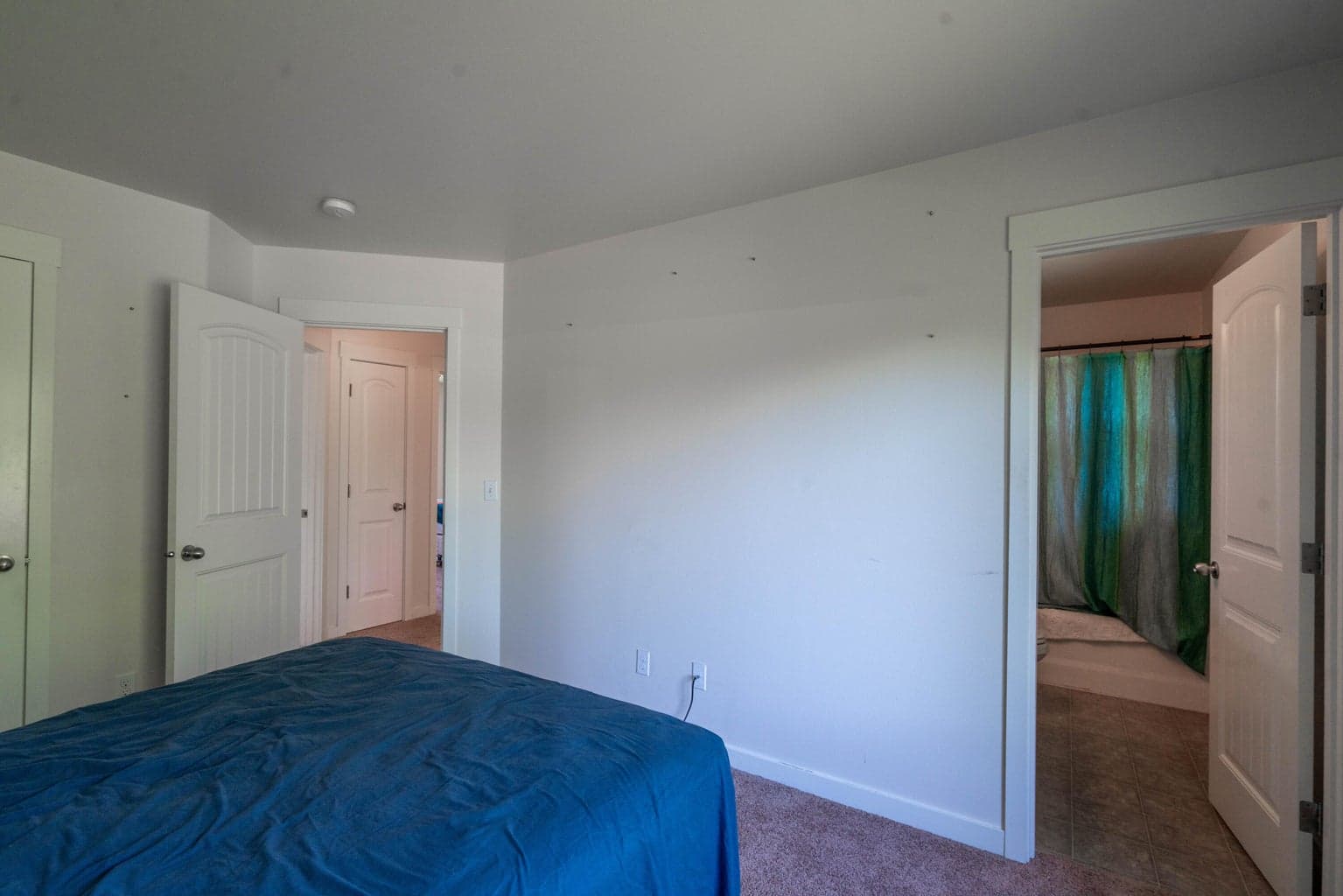 Photo of 2370 SW Kalama Avenue 11 of 26