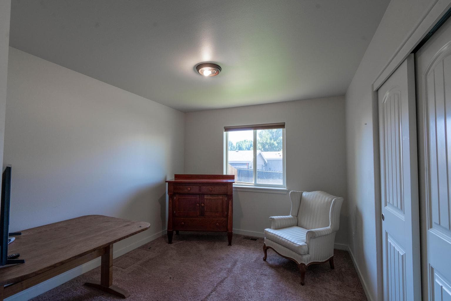 Photo of 2370 SW Kalama Avenue 15 of 26